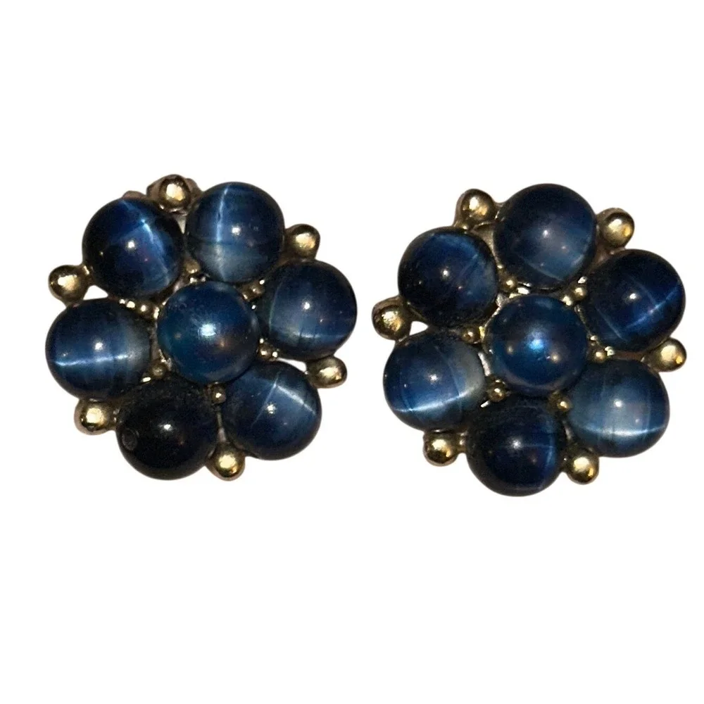 Lisner Vintage Blue Cats Eye Cabochon Floral Cluster‎ Clip On Earrings Gold Tone